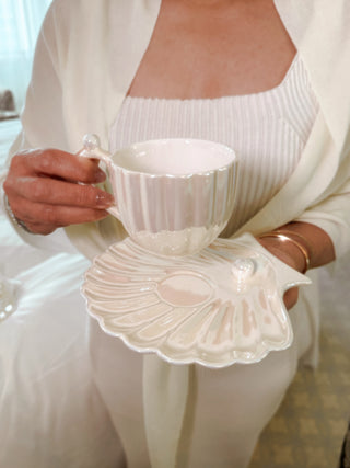 Marée de Pearl – Seashell Ceramic Teacup & Plate Set (Set of 2)