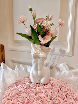 Feminine Ceramic Vase - Anaïs Candle 2