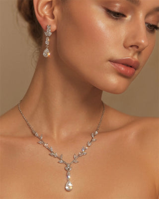 Lumière Flora Necklace & Earring Set.