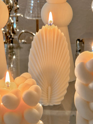 Sea Shell Candle by Anaïs Candle, made with premium beeswax and all-natural soy wax.