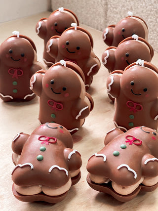Gingerbread Man Cookie With Cream Candle