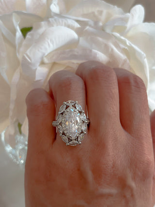 Oval Statement Rhinestones Adjustable Ring.