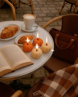 Juego de velas con forma de calabaza otoñal