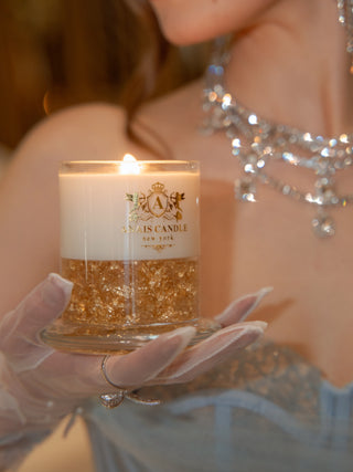 Majesté Dorée Gold Leaf Candle With Bell Cloche is a must have and a luxurious gift for anyone.