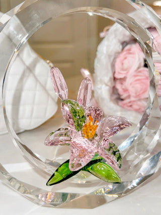 A close up of the Enchanting Crystal Flower Blossom - XL.