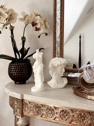 Anaïs Man & Venus Set in Sculpture White