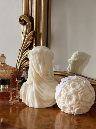 Flower Romance in White - Anaïs Candle 18.