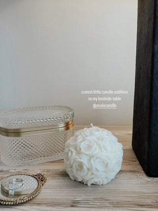 Flower Romance in White - Anaïs Candle 17.