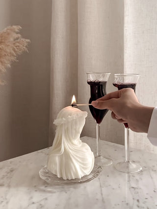 Amour, Anaïs.