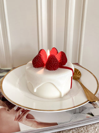 Anaïs Strawberry Shortcake Candle.