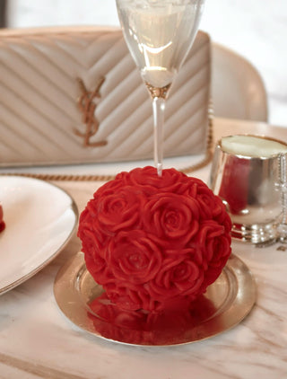 Flower Romance in Lipstick by Anaïs Candle.