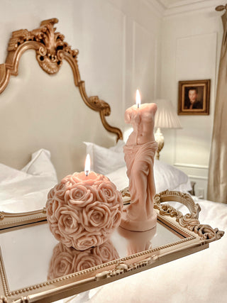 The Flower Romance in French Rose Pink, handcrafted by Anaïs Candle.