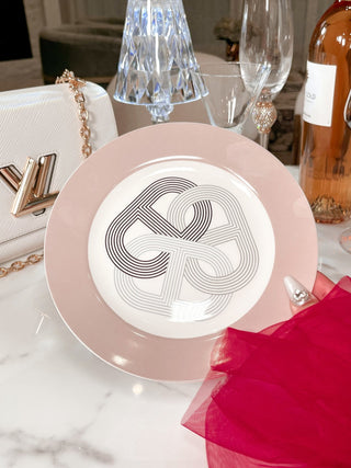 Luxurious Link Ceramic Plate in Pink.