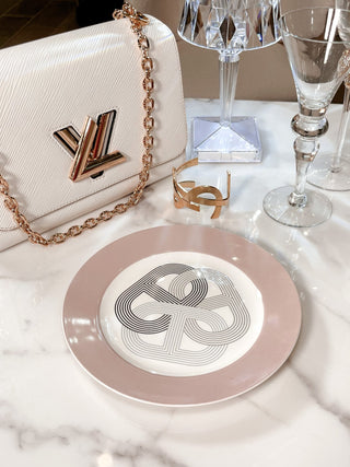 Luxurious Link Ceramic Plate in Pink.