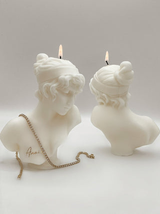 Miss Anaïs Candle.