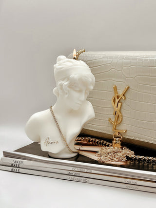 Miss Anaïs Candle.