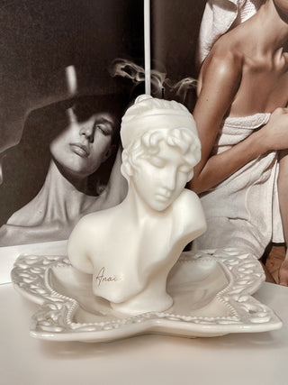 Miss Anaïs Candle.