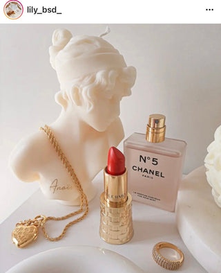 Miss Anaïs Candle.