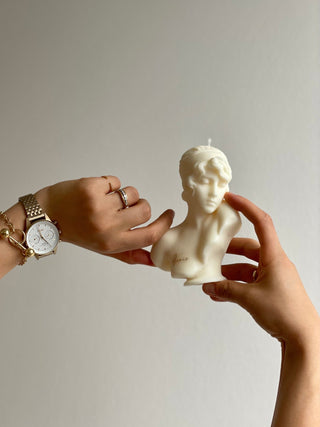 Miss Anaïs Candle.