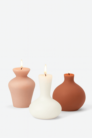 Juego de velas en forma de jarrón de cerámica moderna orgánica en paleta neutra 