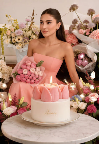 Amélie Tulips Bouquet Candle is perfect for any special or romantic event.