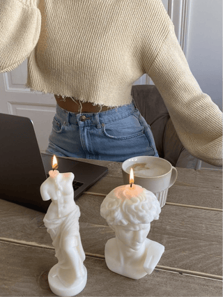 Anaïs Man & Venus Set in Sculpture White, handcrafted with premium beeswax and all-natural soy wax 6.