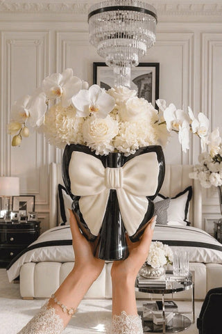 Chérie Bow Tie Resin Vase