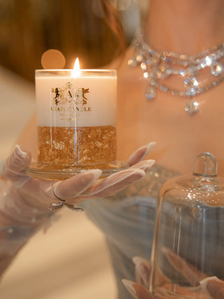 Majesté Dorée Gold Leaf Candle With Bell Cloche is perfect for your luxurious, modern home.