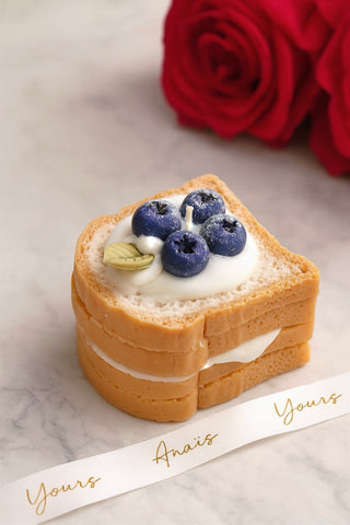 Blueberry French Toast Candle is the perfect gift for artistic people