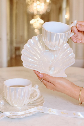 Marée de Pearl – Seashell Ceramic Teacup & Plate Set (Set of 2)