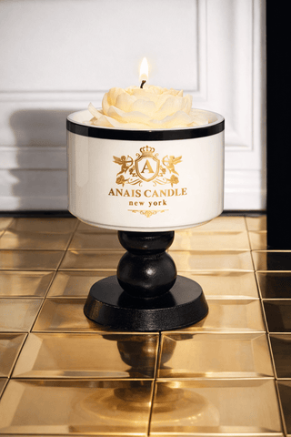 Jardin de Soie Candle is the perfect art decoration for luxurious hotels