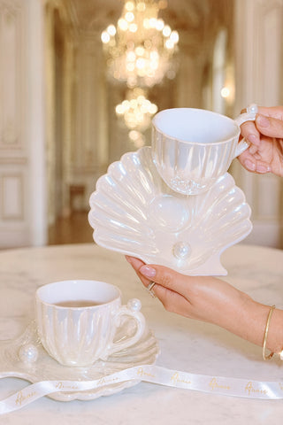 Marée de Pearl – Seashell Ceramic Teacup & Plate Set (Set of 2)
