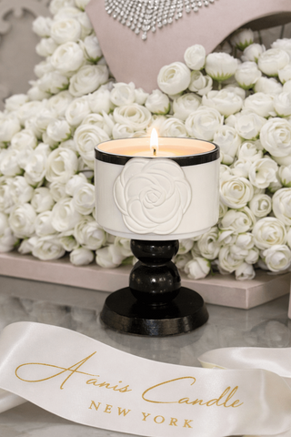 Camélia Maison Fleur Candle is the perfect luxurious gift for your wife