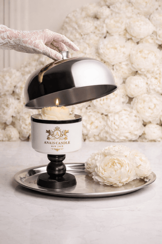 Jardin de Soie Candle is the perfect gift for any special occasion