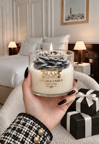 Maison de Pivoine Candle in Noir - XL
