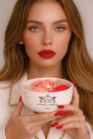 Monet‘s Garden Candle is a candle inspired by Claude Monet.