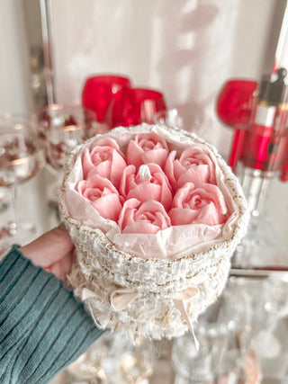 Deluxe Coco Rose Bouquet Candle in Blush.