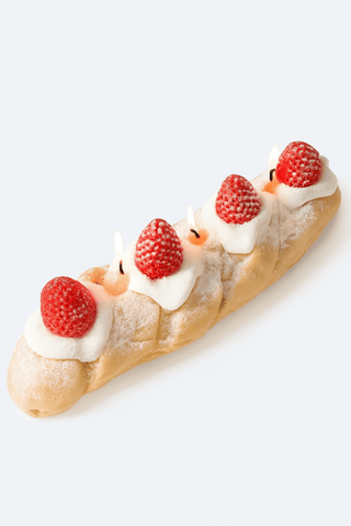 Vela de pan con fresas y crema 