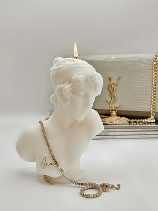 Miss Anaïs Candle.