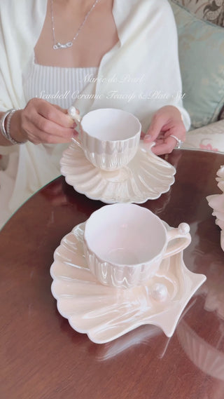 Promotional video showing a woman enjoying the Marée de Pearl in an upscale hotel setting.