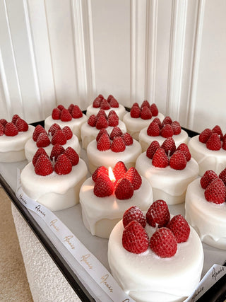 Anaïs Strawberry Shortcake Candle.