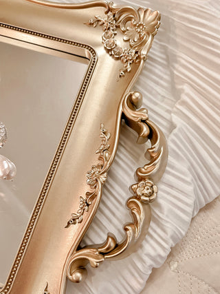 Grandeur Gold Mirror Tray close up details of its baroque features.