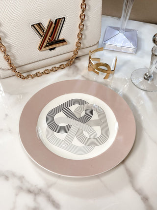 Luxurious Link Ceramic Plate in Pink.