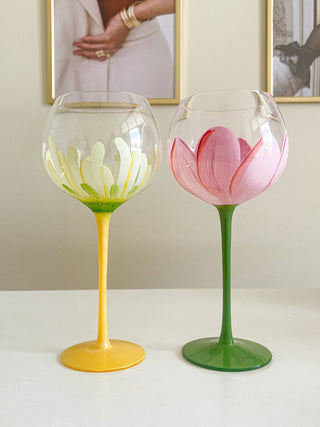 Summer Flower Glass Cup in Pink.
